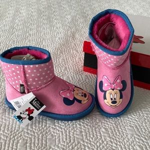 NWT Kids Disney Furry Booties - Minnie Mouse